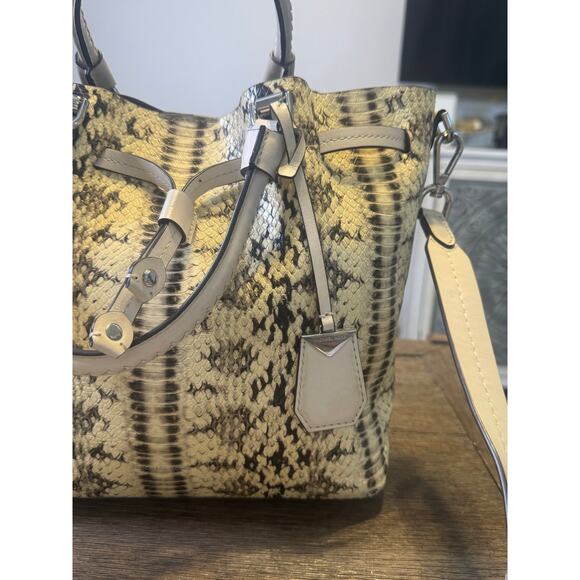 Michael Kors Blakely Medium Bucket Bag Python-Embossed Leather Natural Cream - Picture 10 of 13